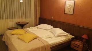 Отель Hotel Zada Предял Двухместный номер с 1 кроватью или 2 отдельными кроватями и балконом-3
